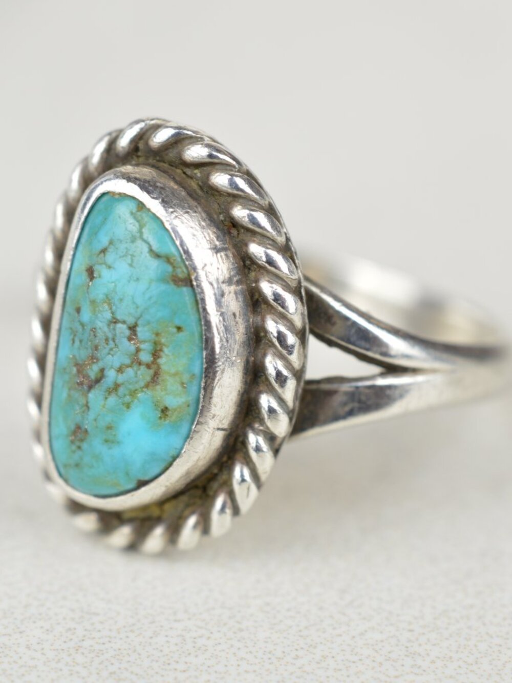 Vintage Navajo Turquoise Sterling Silver Split Shank Ring Sz 6.25 - Picture 5 of 8